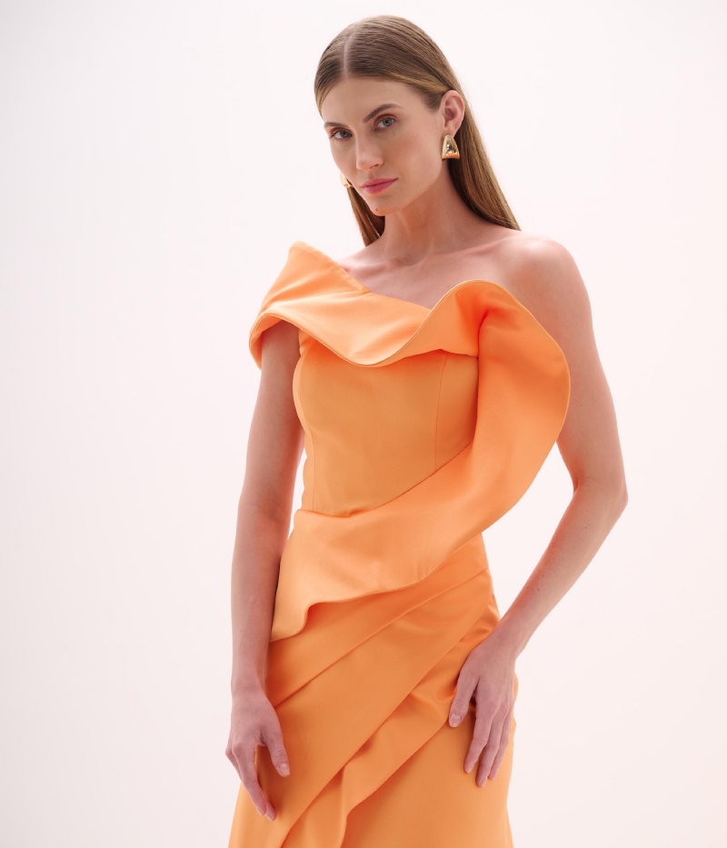 Vestido de festa longo detalhe formas