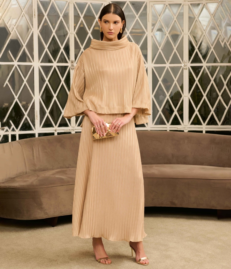 Conjunto longo plissado