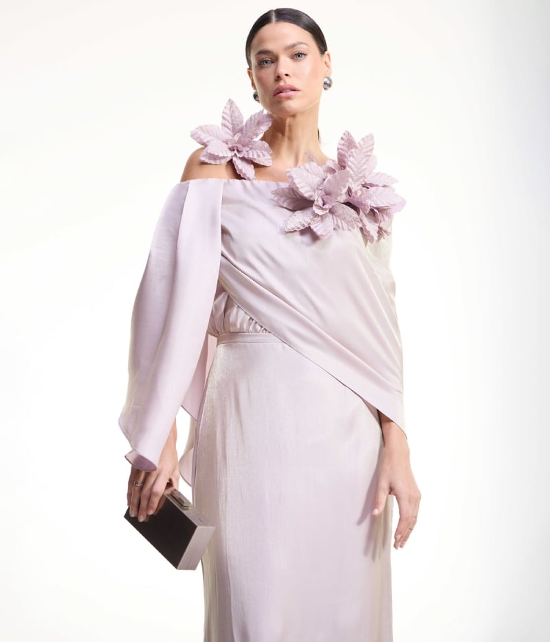 Vestido de festa gargantilha floral
