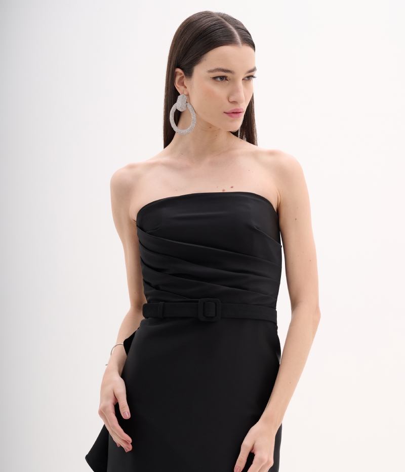 Vestido de festa sem alça trapézio
