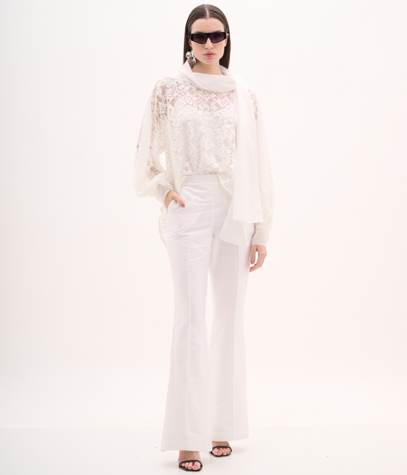 Blusa de renda swiss