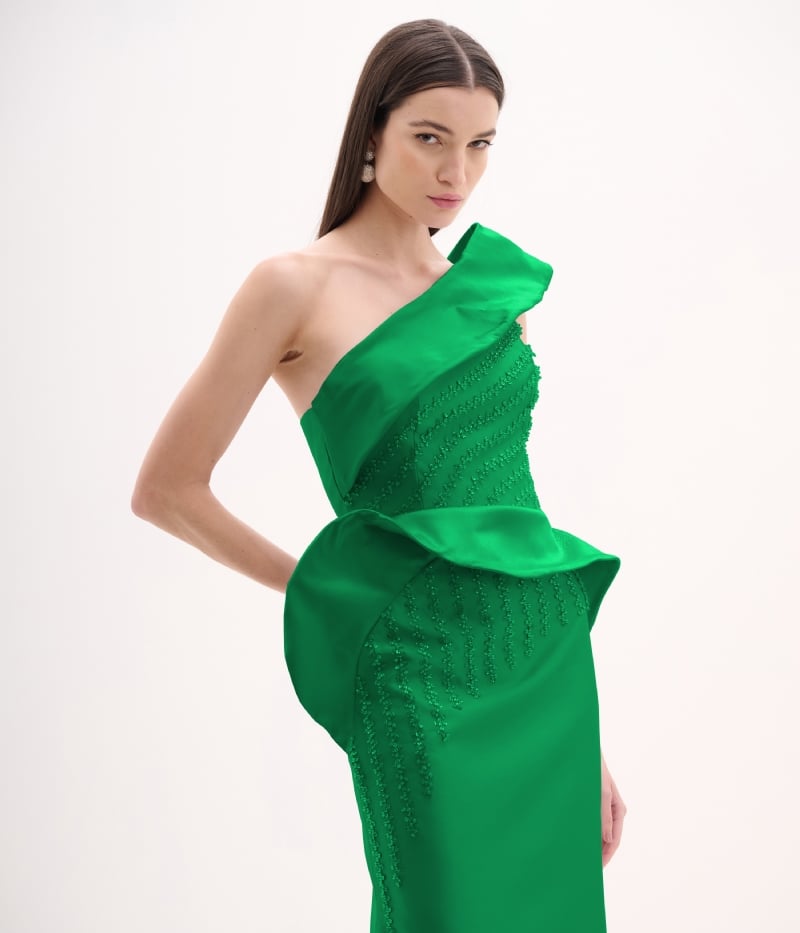 Vestido de festa cascata