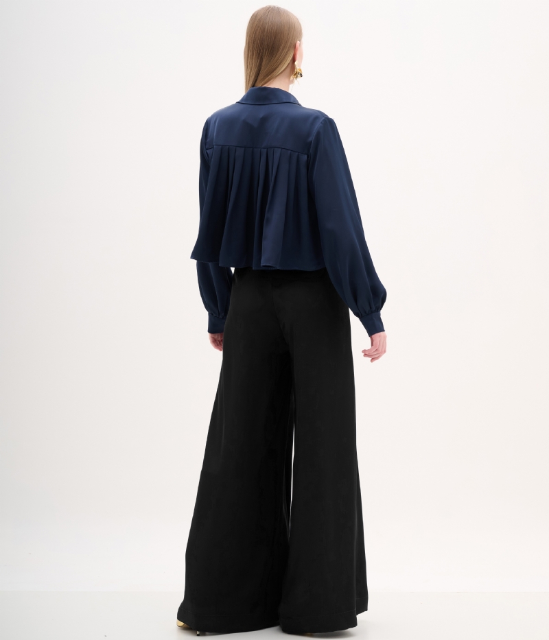 Calça pantalona de cetim
