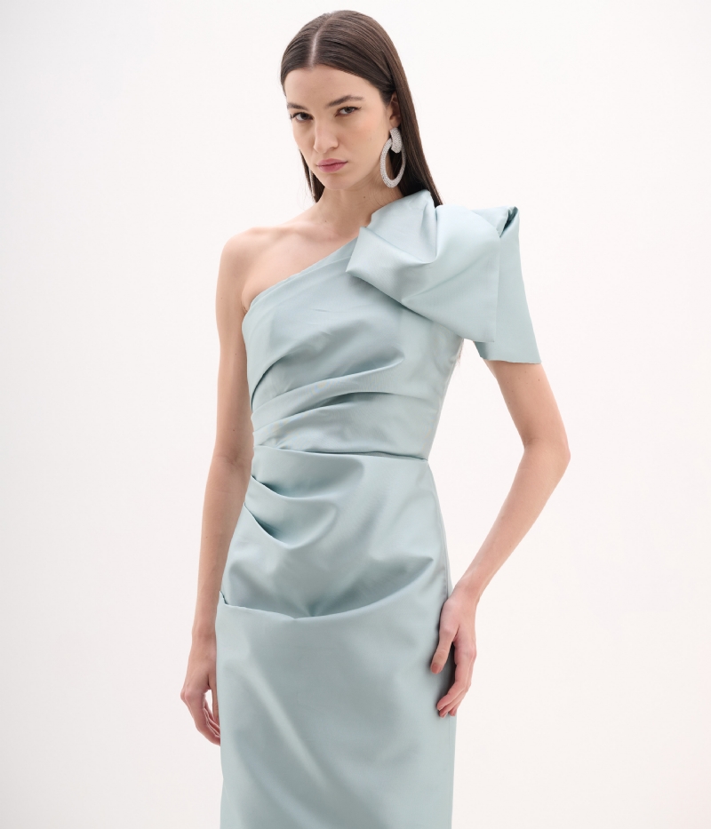 Vestido de festa ombro único com calda