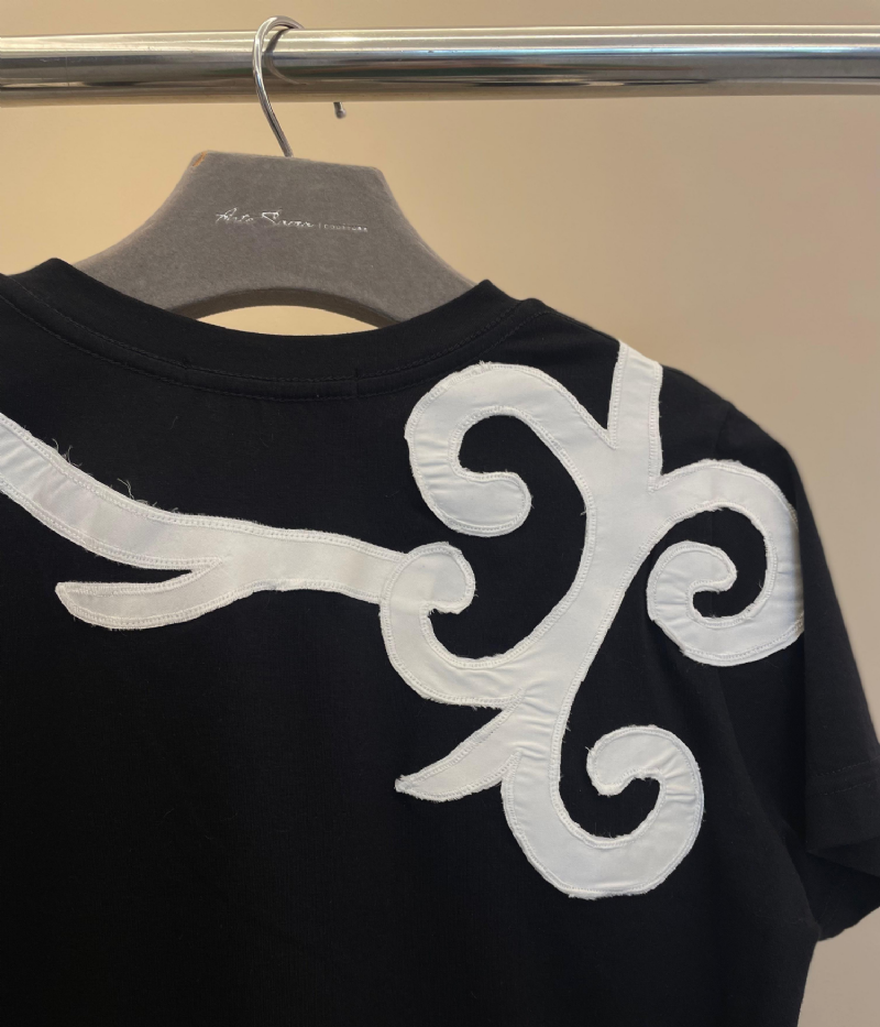 T-shirt arabesco