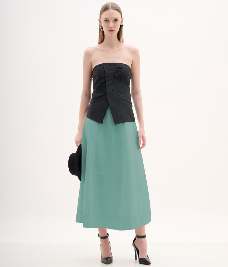 Saia midi em tafetá evasée