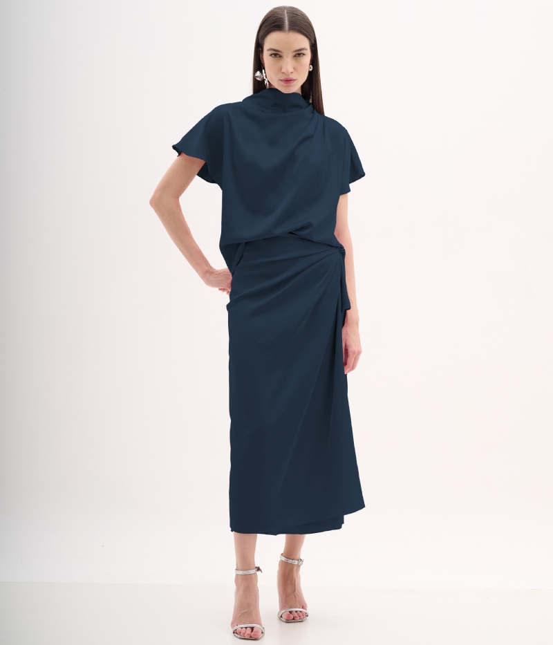 saia midi com degagê lateral