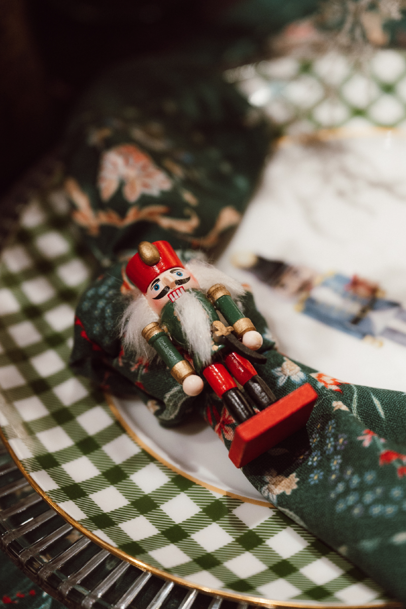 Kit 4 com: 4 jogos americanos + 4 guardanapos verdes