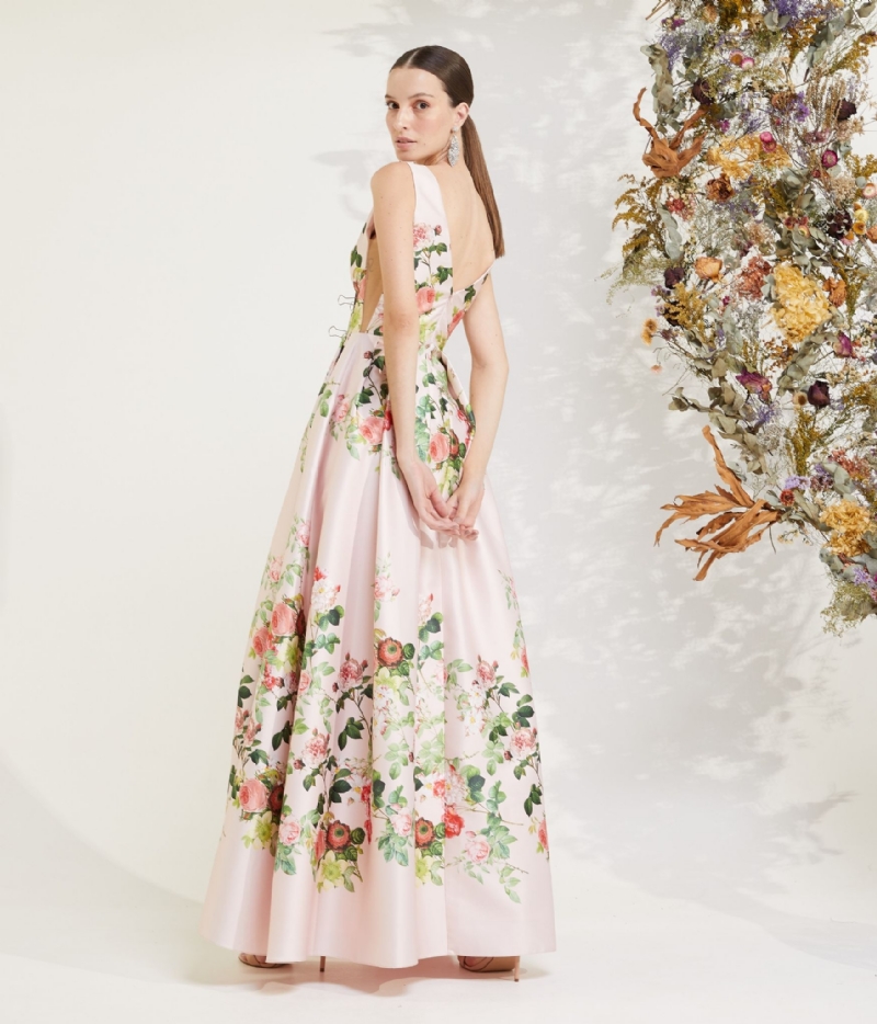 Vestido de festa longo floral rosa claro com decote V e saia fluida