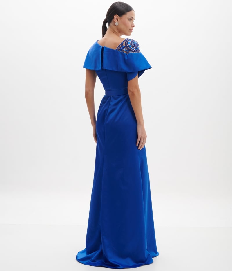 Vestido de festa longo azul royal com decote assimétrico e bordado no ombro