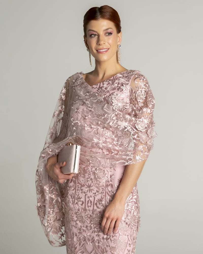 Vestido um ombro só de lenço em renda guipir