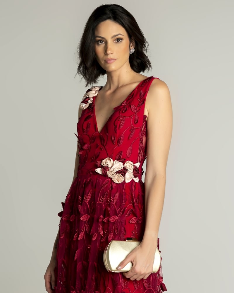 Vestido midi de renda guipir com flores artesanais