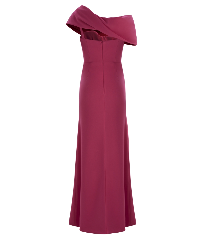 Vestido em malha crepe com assimetria no decote