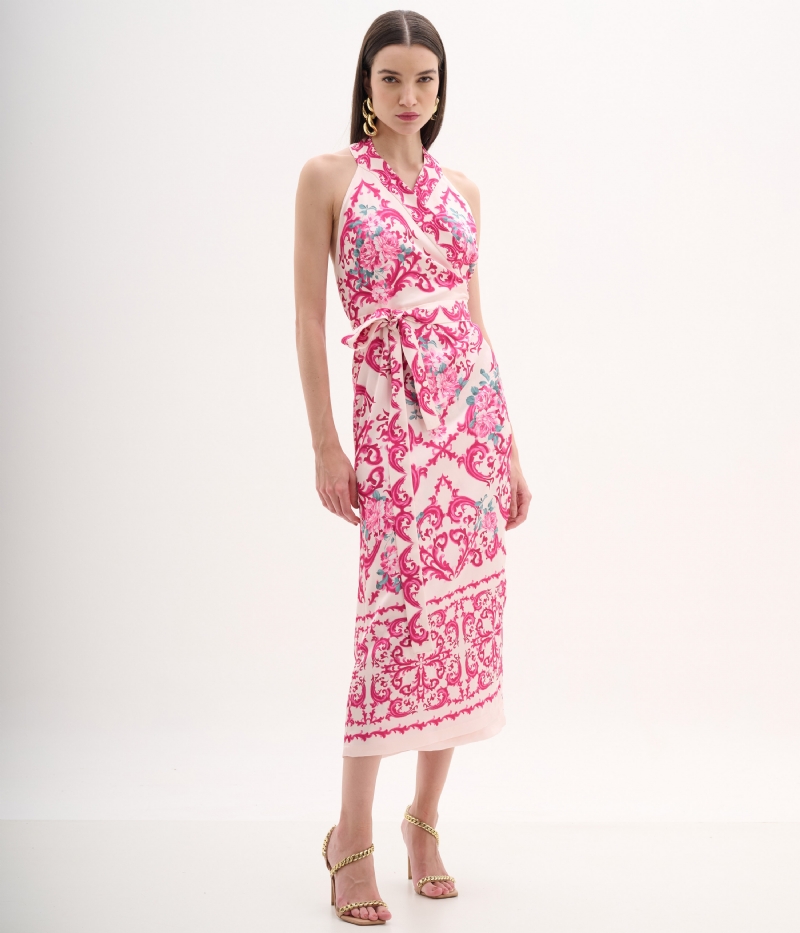 Vestido de festa midi estampado rosa em cetim com decote halter