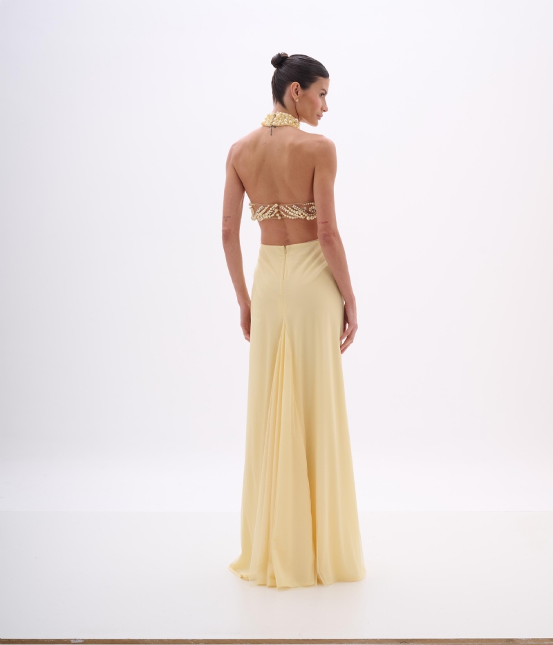 Vestido de festa longo amarelo claro com bordado em pedrarias e saia de tule