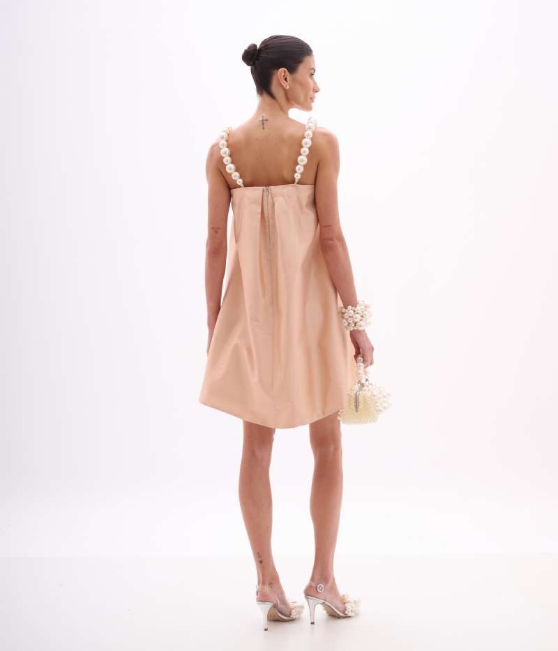 Vestido curto de festa em tafetá com alças bordadas em pérolas