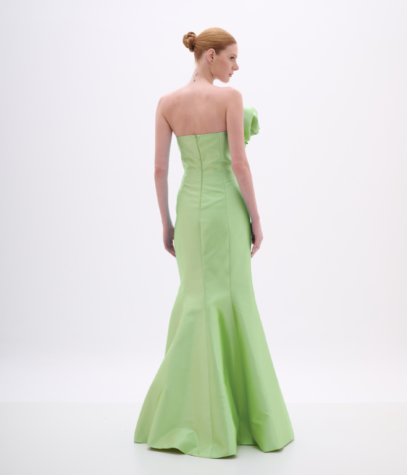 Vestido de festa longo em tafetá com um ombro só