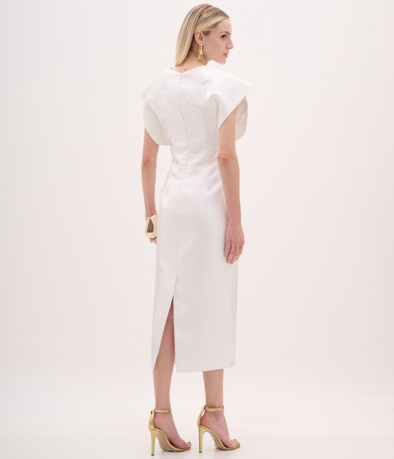 Vestido de festa midi branco com ombreiras estruturadas
