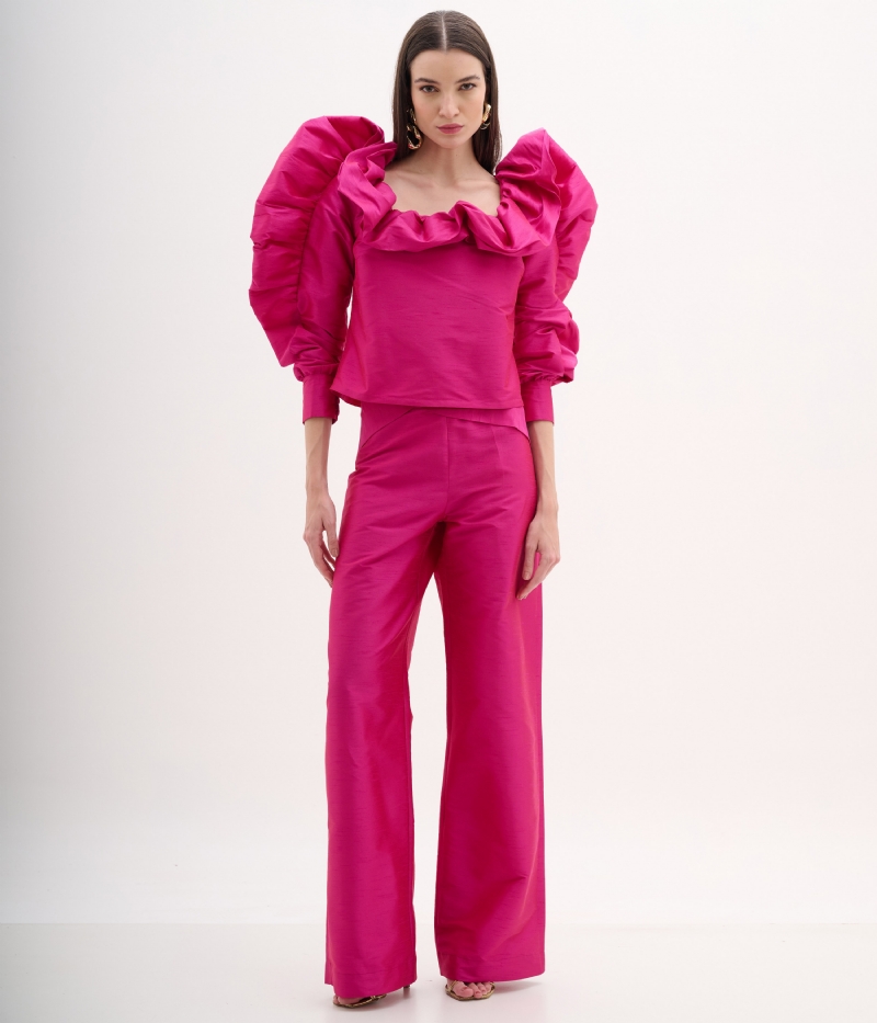 Blusa de festa pink em shantung com mangas bufantes e babado