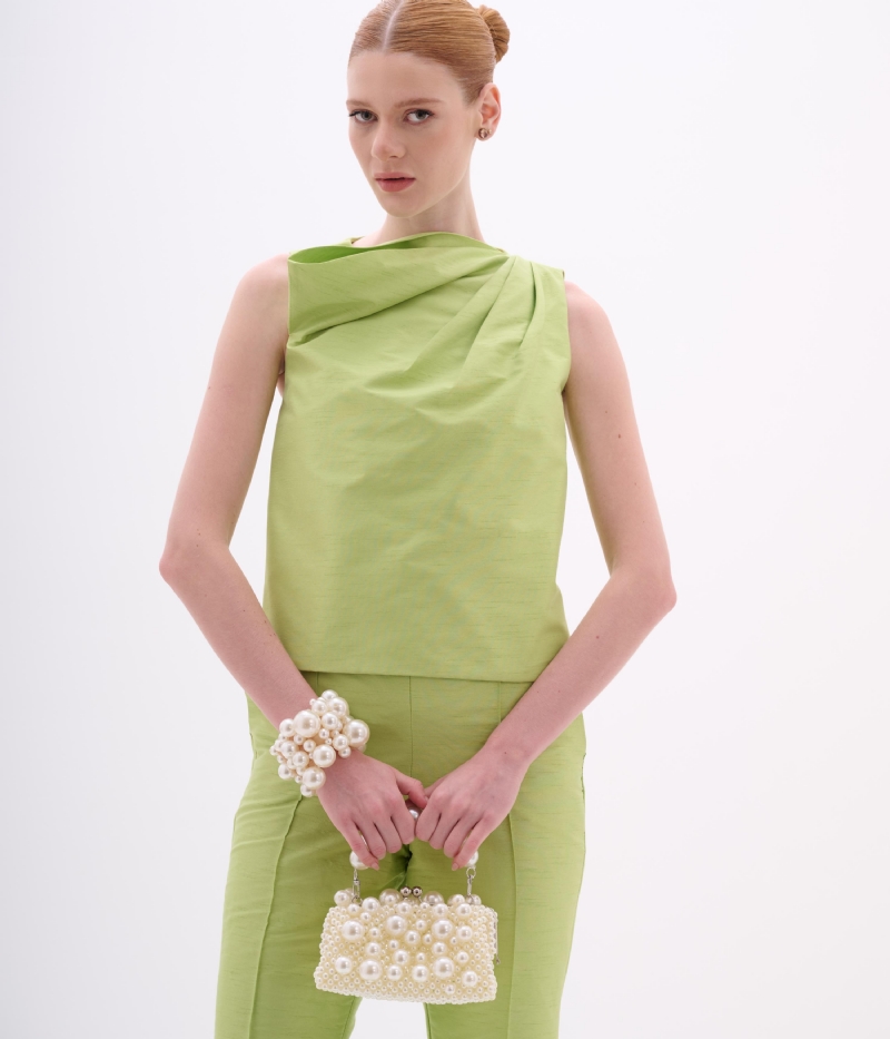 Blusa em shantung verde lima com decote drapeado