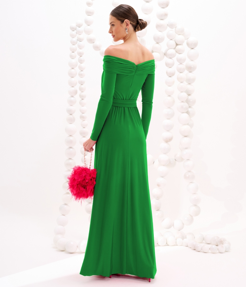 Vestido longo de festa verde com decote drapeado e fenda