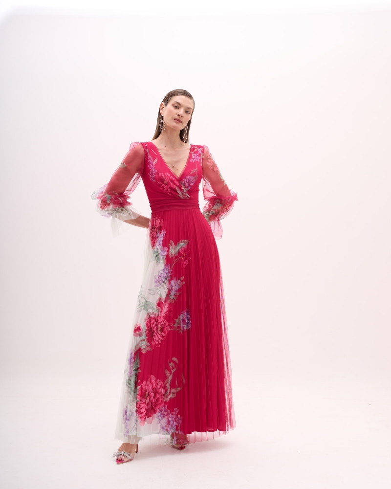 Vestido de festa longo floral em tule bordado rosa com mangas bufantes