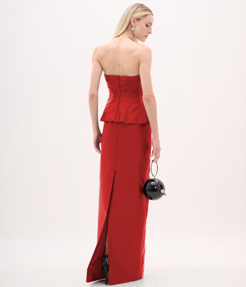 Conjunto de zibeline rubi com corset peplum e saia longa reta