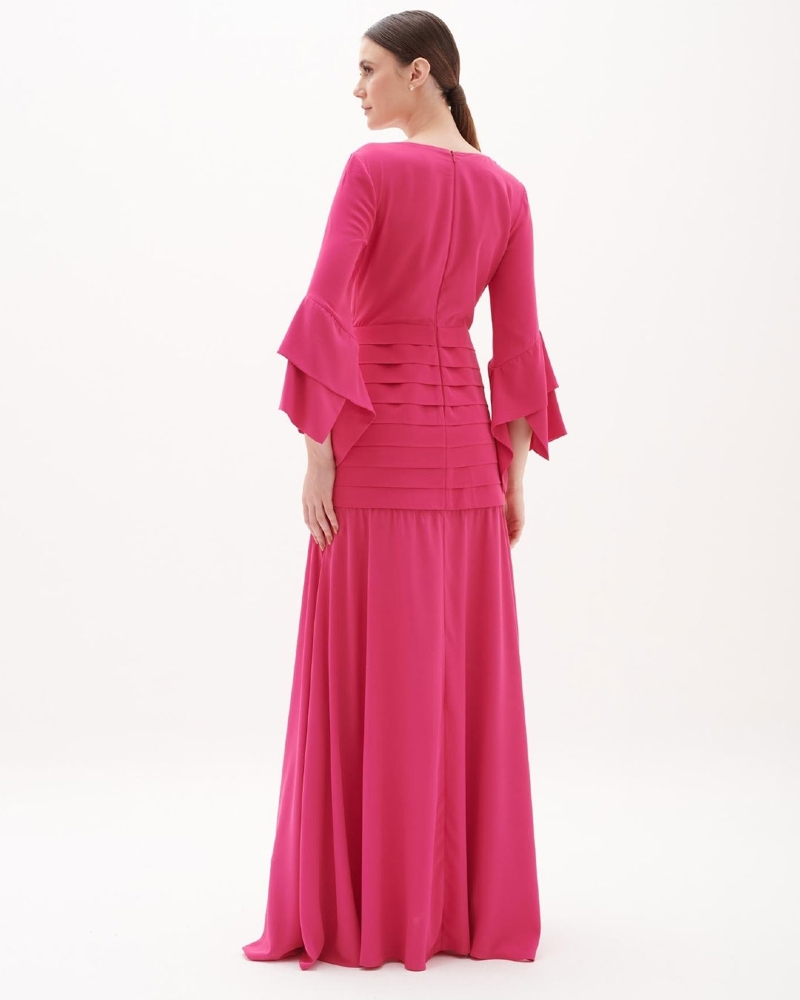 Vestido de festa longo pink em crepe com decote V e mangas flare