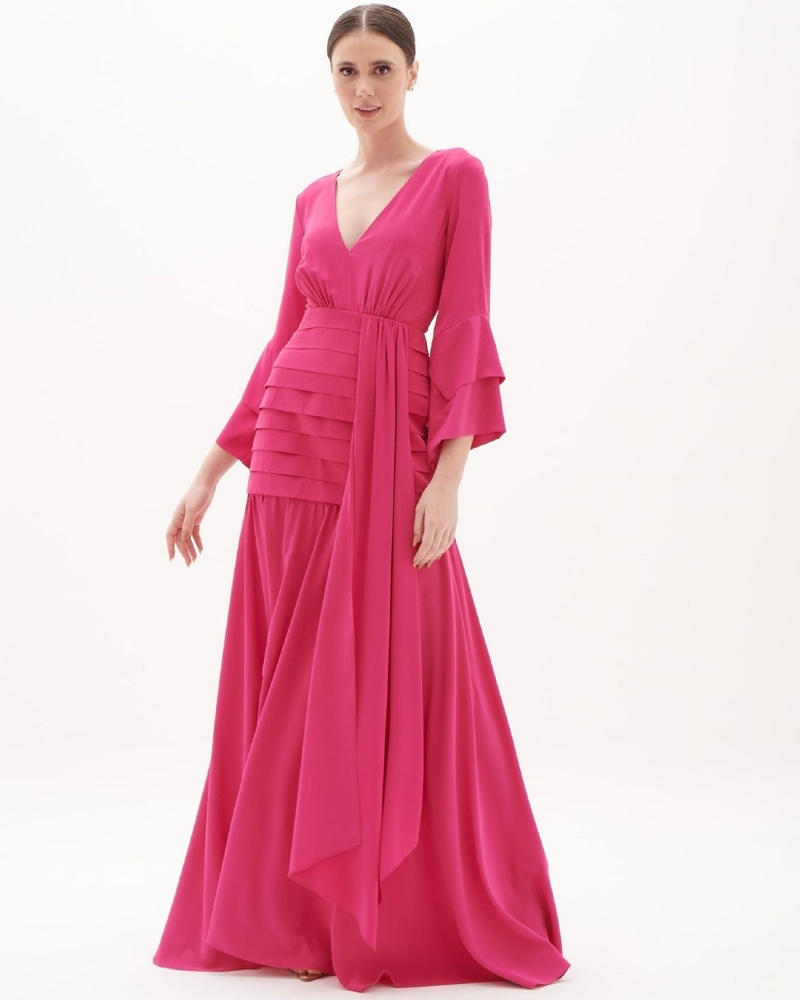 Vestido de festa longo pink em crepe com decote V e mangas flare