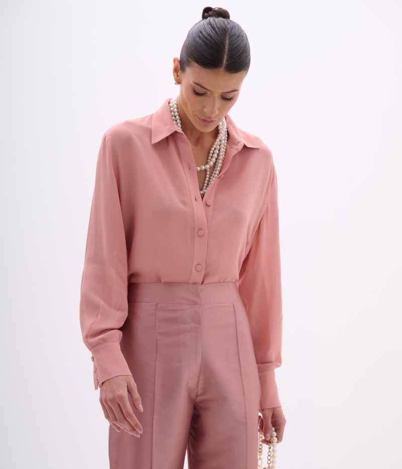 Camisa em Crepe de Viscose com Sobreposição Removível 