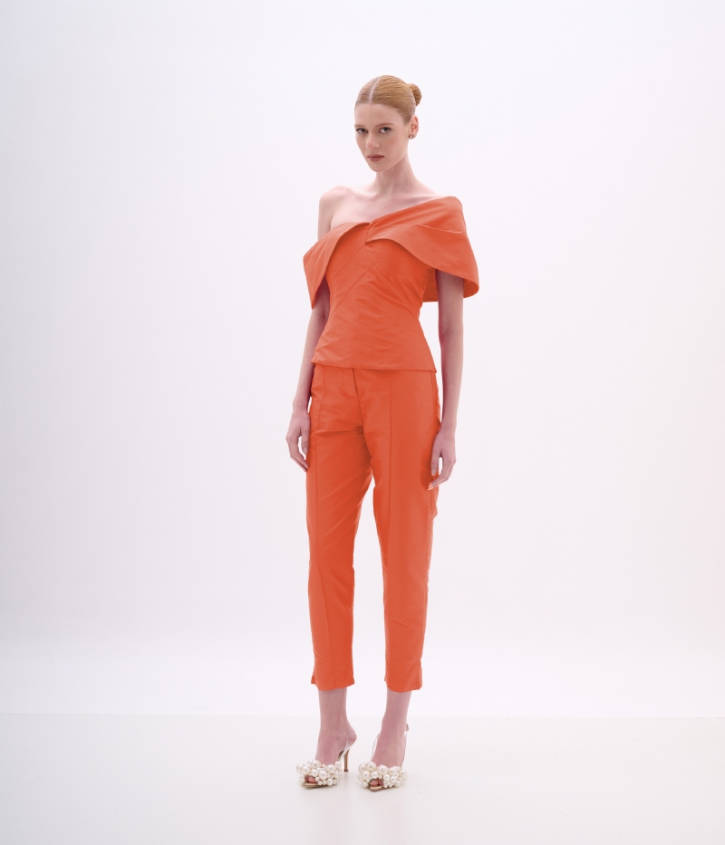 Calça de alfaiataria feminina em tafetá