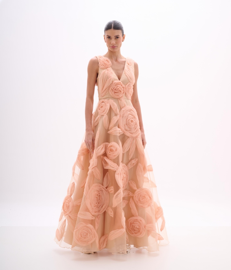 Vestido de festa longo nude com flores aplicadas e decote V