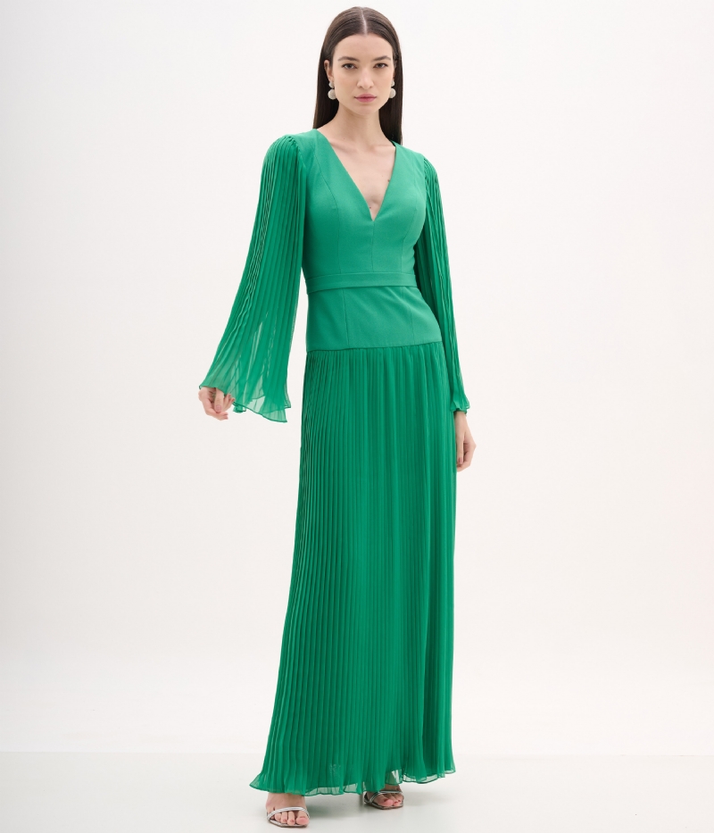 Vestido Longo em Crepe Fluido com Saia e Mangas Plissadas