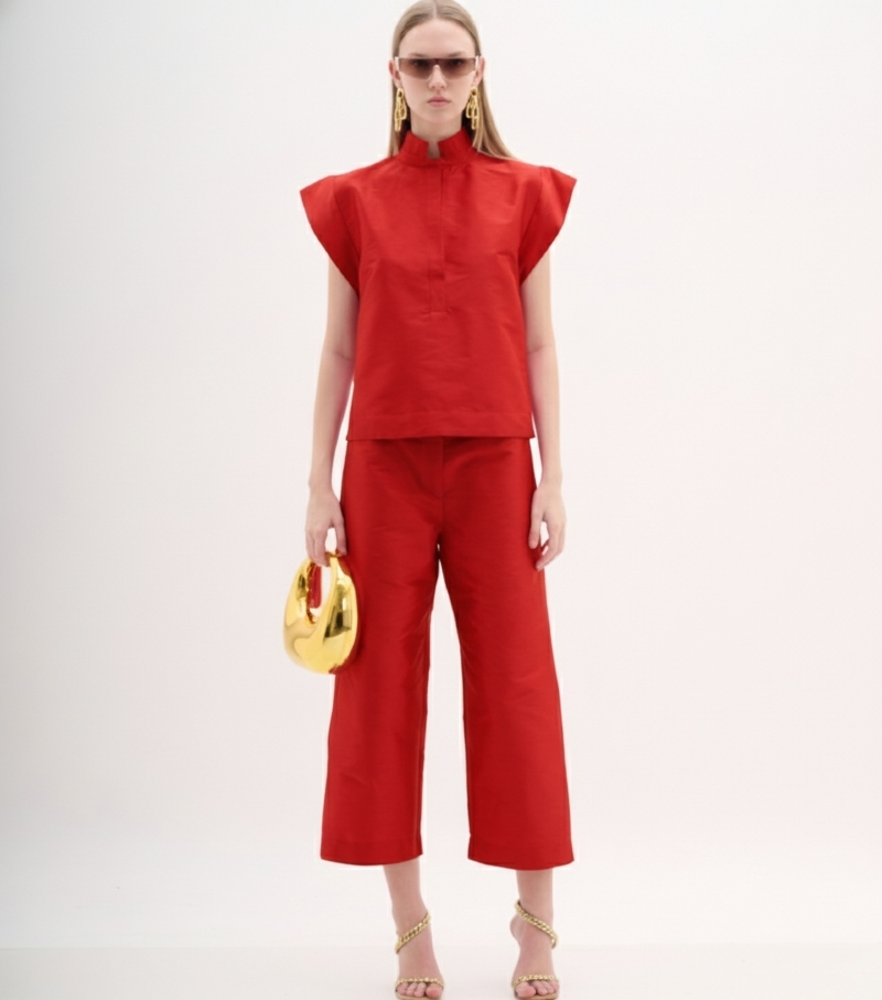 Calça Cropped em Shantung Vermelha de Alfaiataria