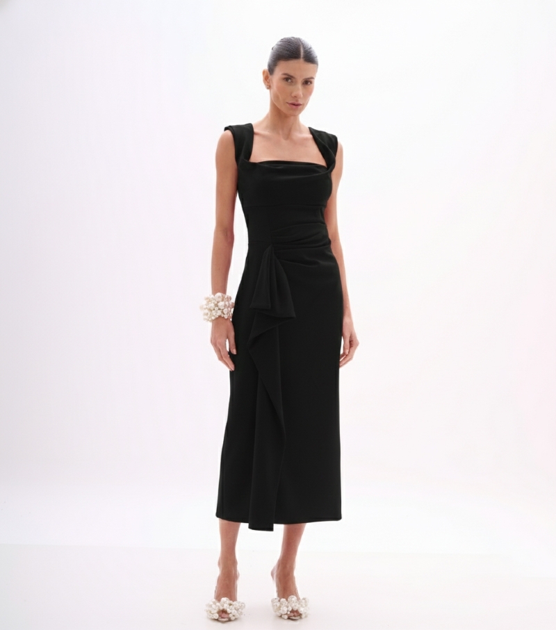 Vestido midi em crepe de malha com drapeado lateral