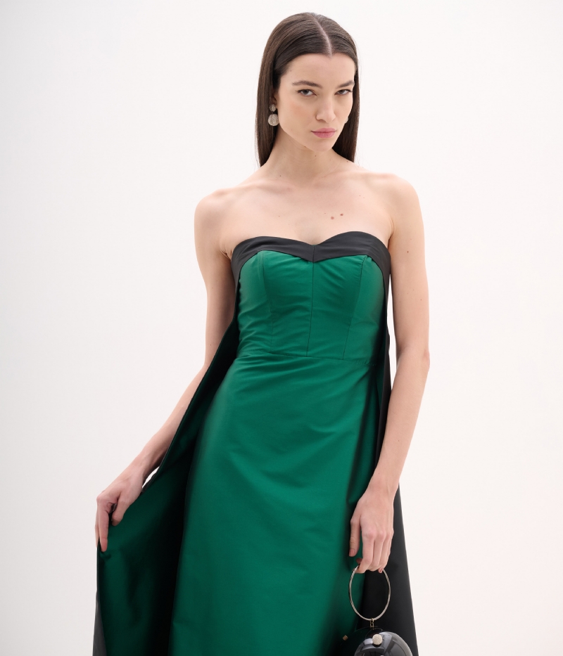 Vestido de festa longo verde esmeralda com decote tomara que caia