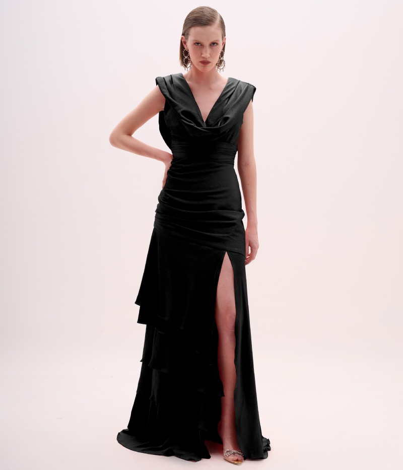 Vestido Longo Preto com Decote Drapeado e Fenda Lateral
