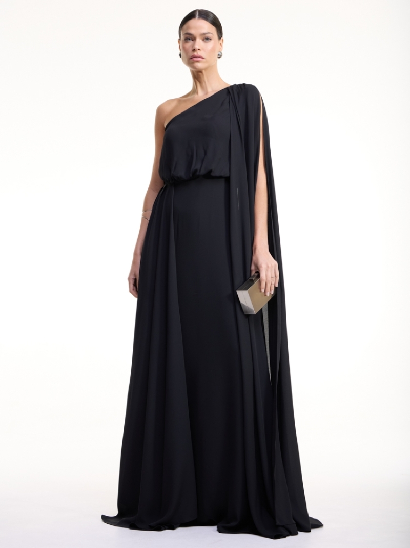 Vestido de festa longo preto um ombro só com capa fluida
