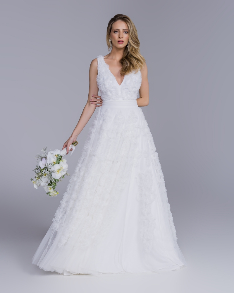 Vestido de noiva longo branco com decote em V e saia fluida