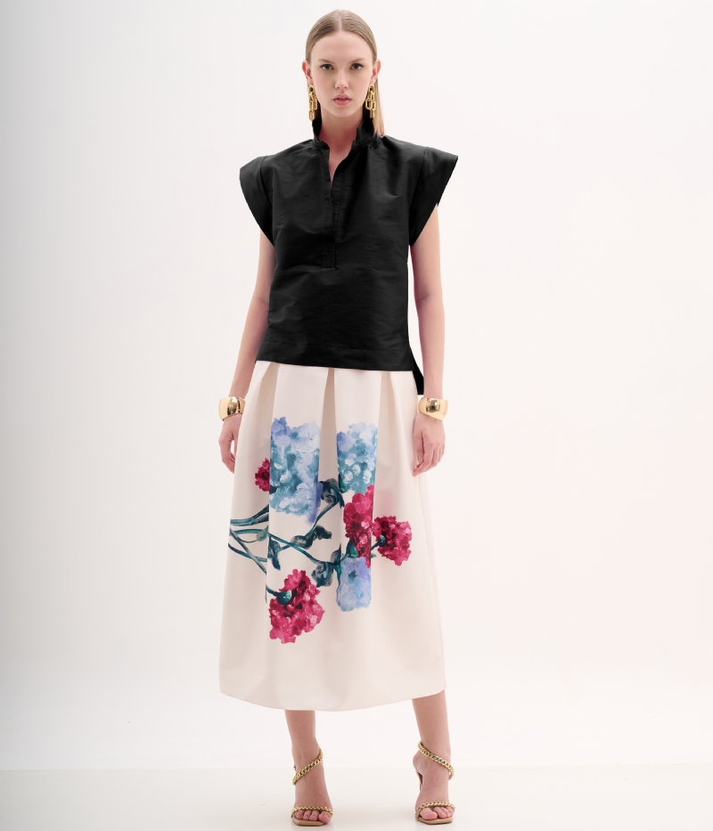 Blusa em Shantung com Gola Padre e Mangas Estruturadas