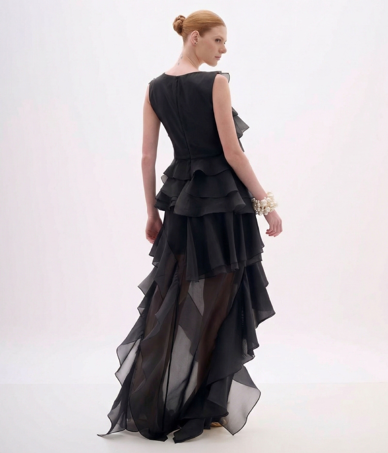 SAIA LONGA EM ORGANZA PRETA