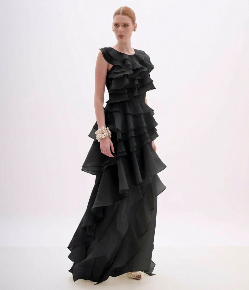 BLUSA COM BABADOS EM ORGANZA PRETA