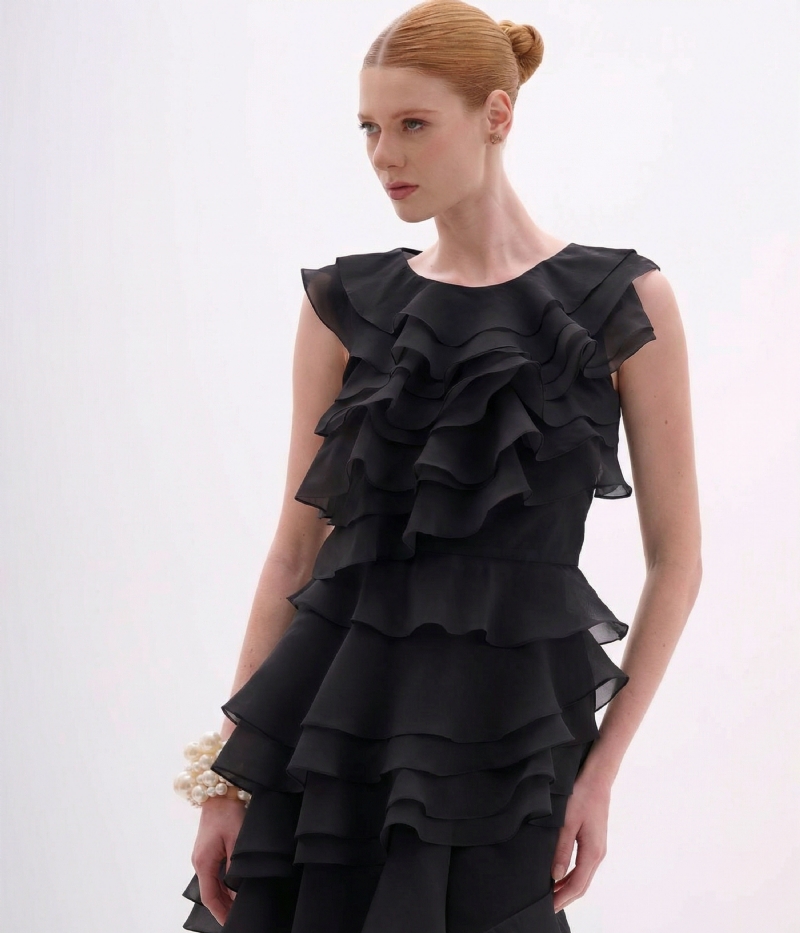 BLUSA COM BABADOS EM ORGANZA PRETA