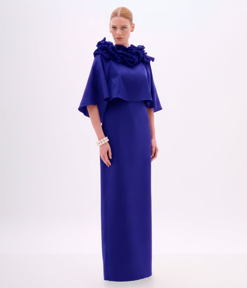 VESTIDO LONGO EM TAFETÁ AZUL NÁUTICO COM CAPA REMOVÍVEL