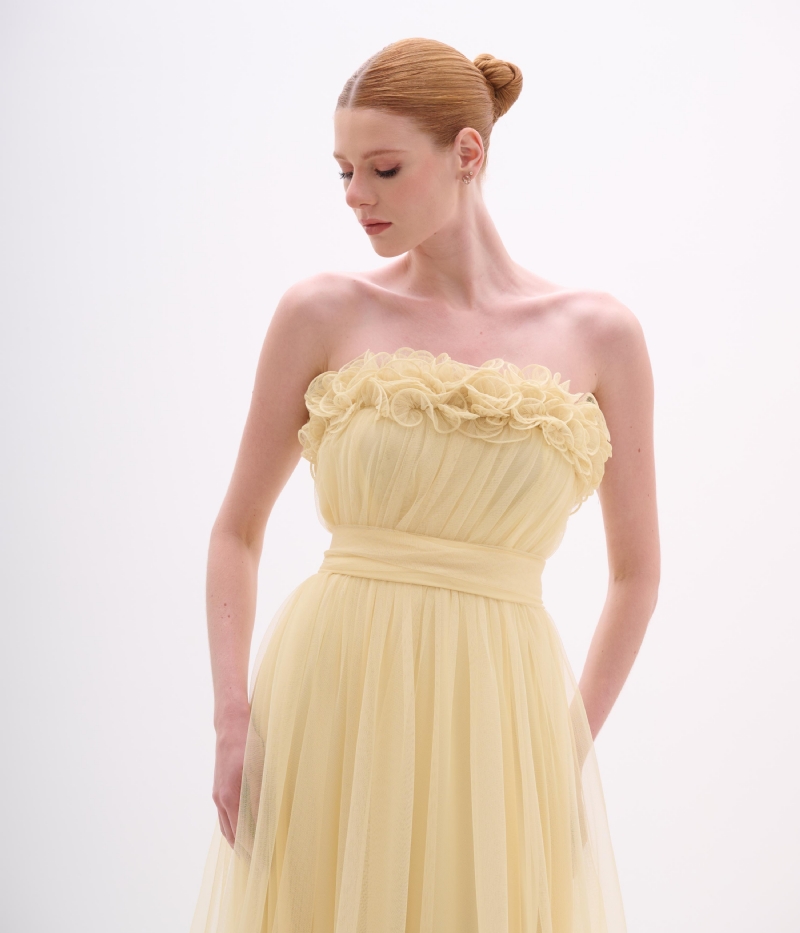 VESTIDO LONGO EM TULE YELLOW CREAM COM BUSTO FLORAL 3D