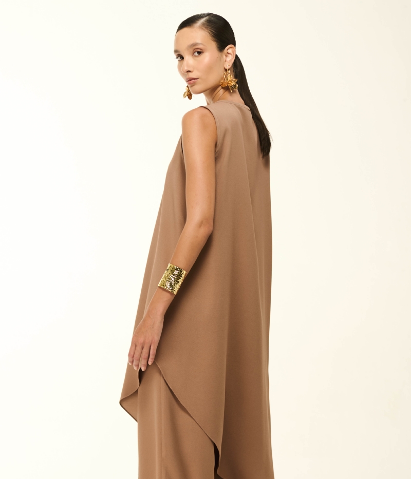 BLUSA ASSIMÉTRICA EM CREPE COM CAIMENTO FLUIDO