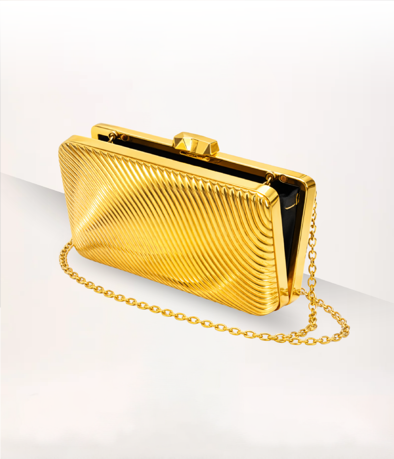 BOLSA CLUTCH METALIZADA TEXTURA ONDULADA