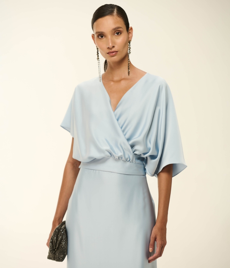 BLUSA TRANSPASSADA EM CETIM COM MANGAS KIMONO