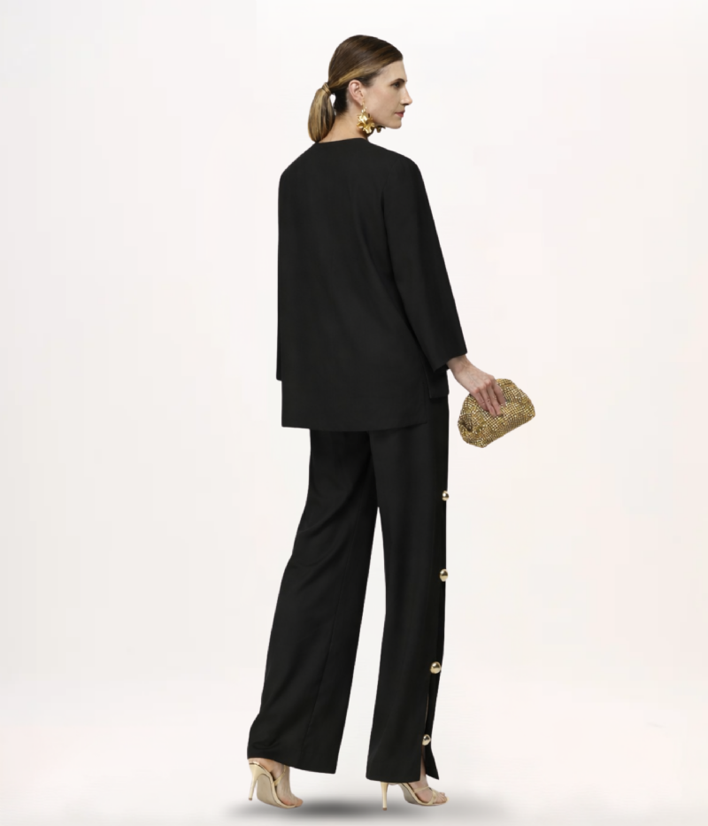 BLUSA EM CREPE COM ABOTOAMENTO ÚNICO FRONTAL