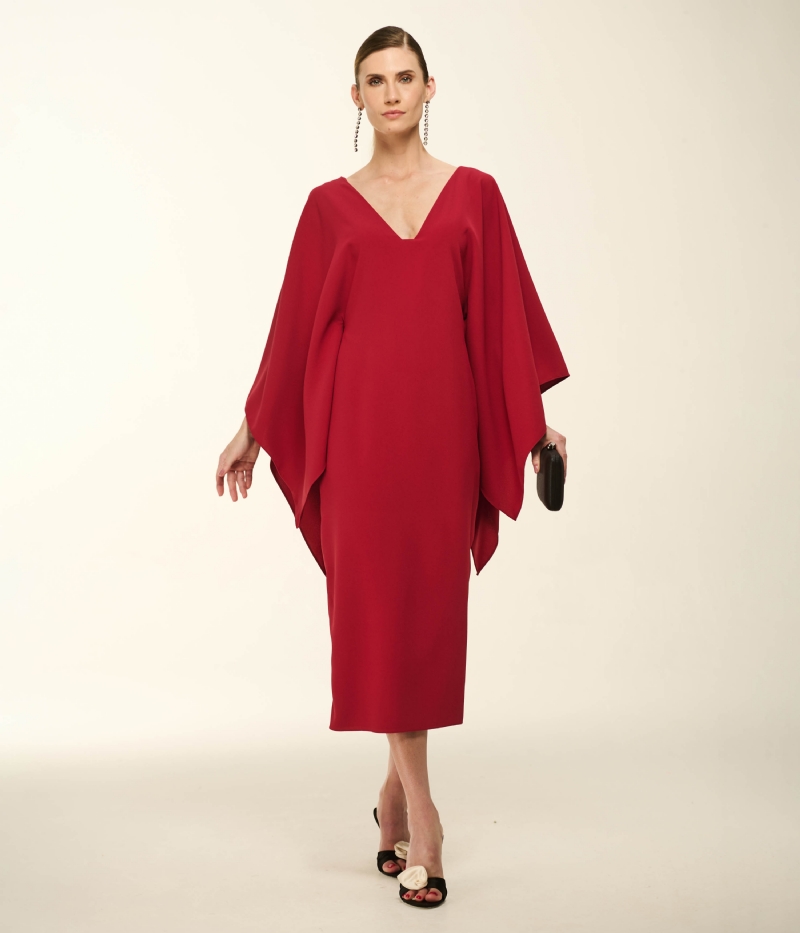 VESTIDO MIDI EM CREPE COM MANGAS CAPA E COSTAS ABERTAS